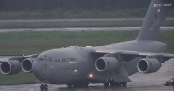 “Ngựa thồ” C-17 chở đoàn xe của Tổng thống Trump tới Đà Nẵng