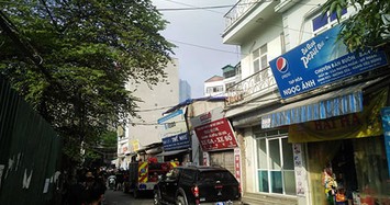Hà Nội: Sau tiếng nổ lớn, cửa hàng gas bốc cháy ngùn ngụt
