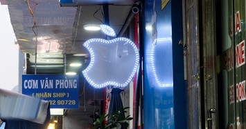Loạt biển quảng cáo bị Apple đòi gỡ ngập đường phố Hà Nội