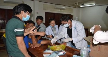 Bác sĩ Việt trắng đêm ở Attapeu, mổ tay thấy thóc nảy mầm