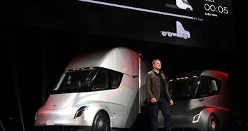 Xe đầu kéo chạy điện Tesla Semi Truck giá 3,4 tỷ đồng