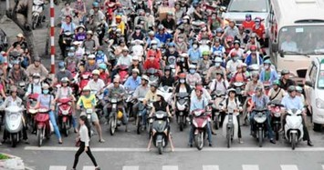 Xe máy vẫn là phương tiện giao thông chủ yếu của người Việt 