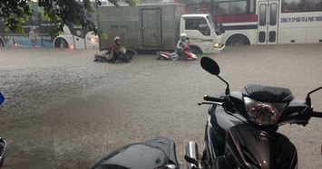 Quân đội điều xe đặc chủng ứng phó mưa ngập ở Thái Nguyên