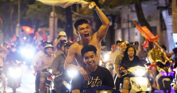 Mừng chiến thắng của Olymic Việt Nam, người dân quên cả luật giao thông 