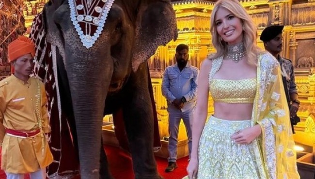 Con gái Donald Trump đẹp như nữ thần, "sáng rực" tại đám cưới con tỷ phú giàu nhất Ấn Độ
