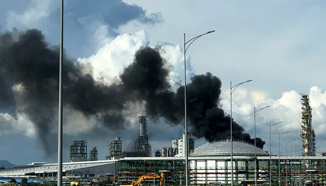 Yêu cầu làm rõ nguyên nhân vụ hỏa hoạn tại Tổ hợp dự án hóa dầu Long Sơn