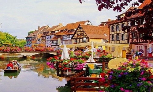 10 ngôi làng đẹp như trong tranh ở Châu Âu