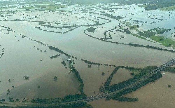 Cận cảnh người dân Úc khốn khổ vì trận lụt lớn nhất 50 năm