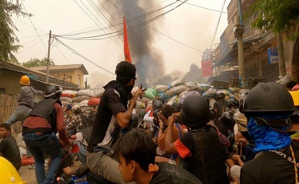 Thông tin mới nhất vụ người biểu tình Myanmar đụng độ với lực lượng an ninh 