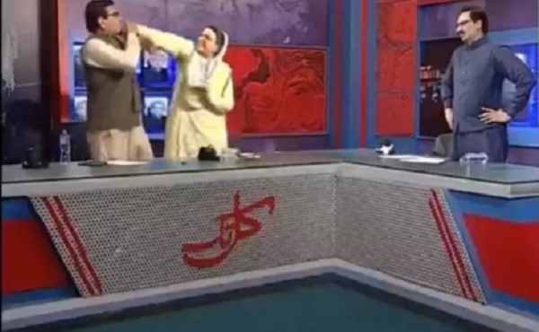 Khi chính trị gia Pakistan xô xát nhau trên sóng truyền hình