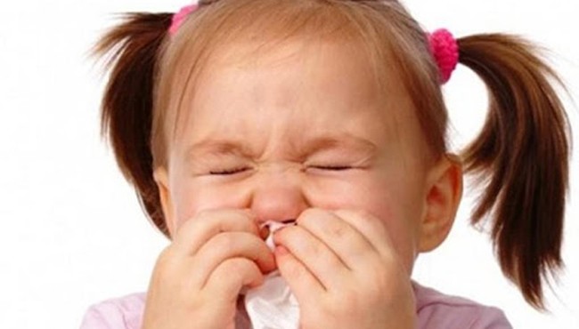 Giao mùa thu đông, cha mẹ cẩn thận với 6 bệnh hô hấp tấn công trẻ