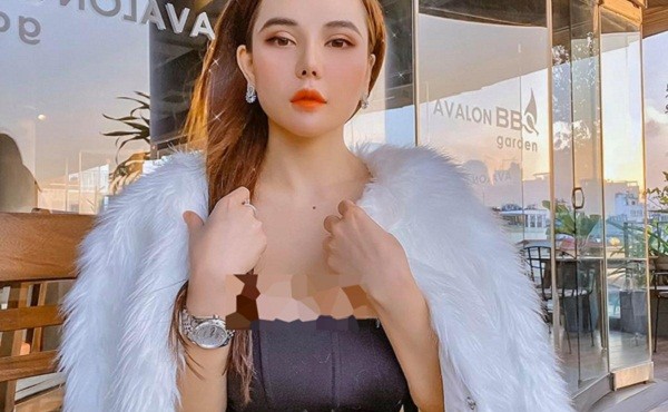 Hotgirl Mon 2K và loạt sao Việt gây “nhức mắt” khi diện váy cúp ngực