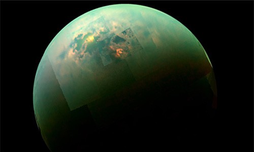 Mặt trăng titan của sao Thổ chứa nhiều khí độc: Khi bốc cháy sẽ ra sao?