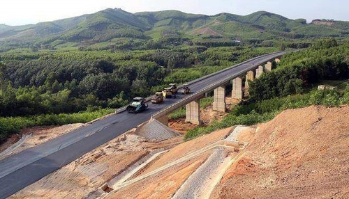 Đầu tư gần 8.000 tỷ đồng cho Cao tốc Cam Lộ - Sơn La 98km
