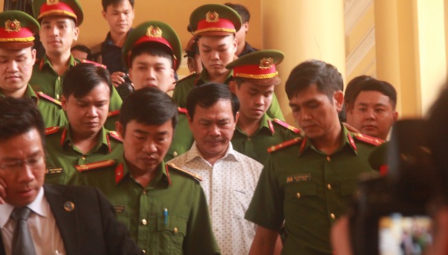 Giữ nguyên mức án 18 tháng tù đối với bị cáo Nguyễn Hữu Linh