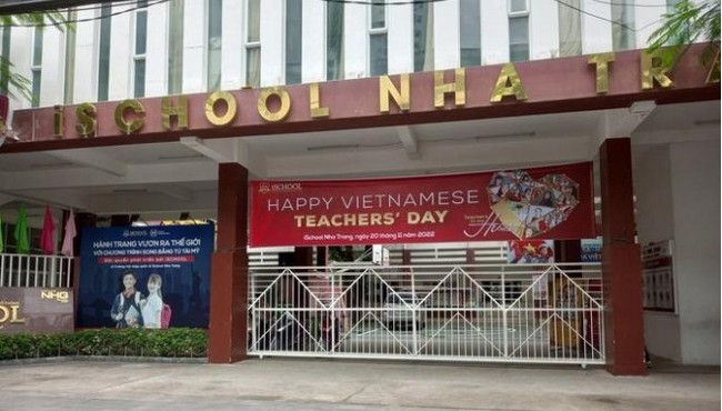 Thông tin mới nhất vụ hàng trăm học sinh Ischool Nha Trang bị ngộ độc: 1 em đã tử vong 