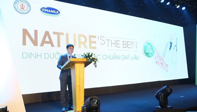 VINAMILK ORGANIC GOLD là sản phẩm dinh dưỡng đầu tiên sản xuất tại Việt Nam đạt chứng nhận ORGANIC Châu Âu