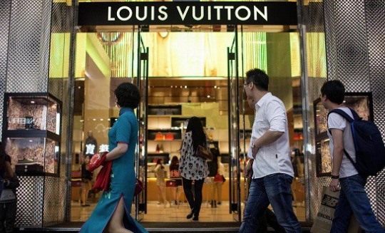 Sự thật choáng sau những chiếc túi Louis Vuitton tiền tỷ