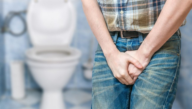Hội chứng phụ thuộc nhà vệ sinh khiến nam thanh niên không thể lấy vợ