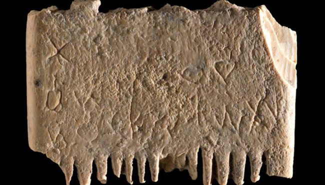 Phát hiện những ký tự cổ xưa trên chiếc lược ngà gần 4.000 tuổi