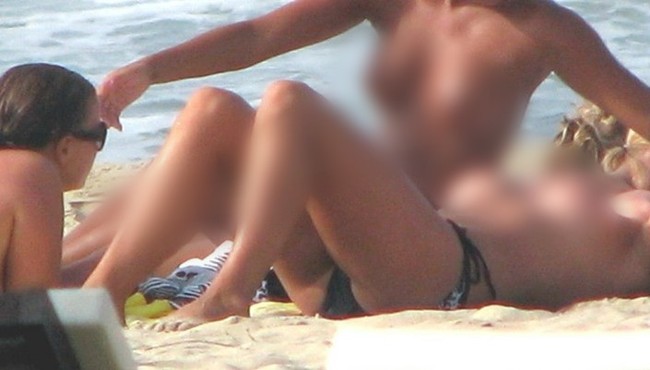Khách Tây khỏa thân tắm nắng trên bãi biển Hội An gây xôn xao là ảnh chụp từ năm 2008