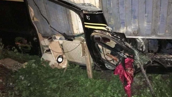 Tai nạn ở Quảng Ninh: Cả 3 người trên xe limousine tử nạn, có 1 nữ giám đốc