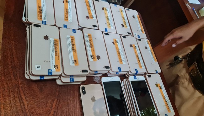 Chặn đứng xe tải chở hơn 2.000 điện thoại iPhone lậu về TP.HCM tiêu thụ