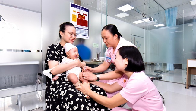 Phòng tiêm vaccine Bệnh viện Quân y 175 chính thức hoạt động