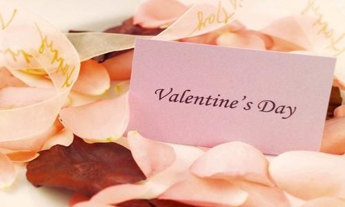 Lễ tình nhân Valentine: Con trai hay con gái nên chủ động tặng quà tỏ tình?
