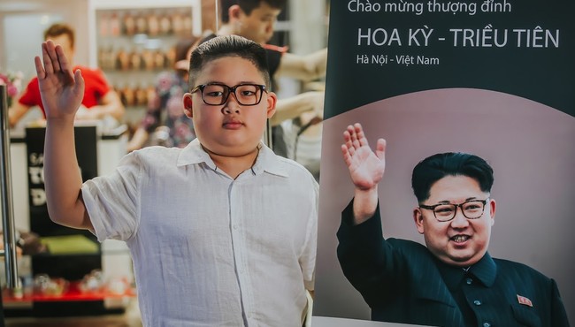 Cậu bé người Việt gây chú ý vì giống Chủ tịch Kim Jong Un