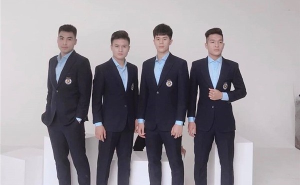 Đọ độ “nam thần” của các cầu thủ U23 Việt Nam khi diện suit