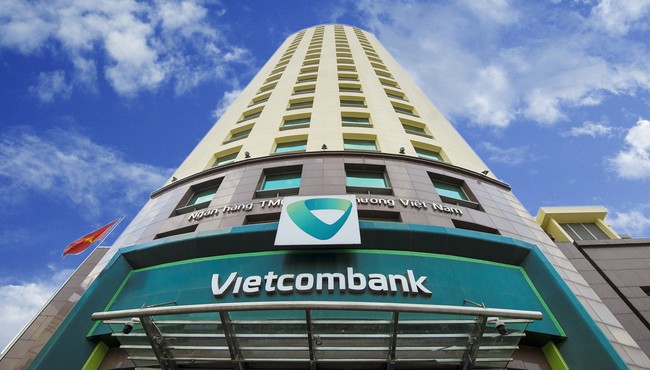 Giám đốc khối của Vietcombank nhận thù lao đến 15 tỷ đồng/năm