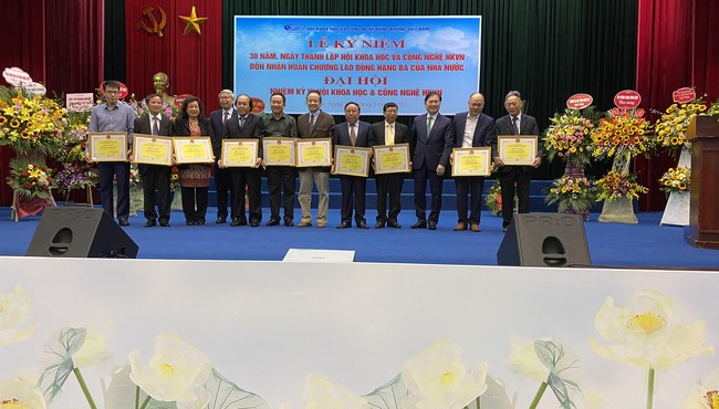 Chủ tịch Phan Xuân Dũng tham dự Đại hội Đại biểu Hội KH&CN Hàng không Việt Nam