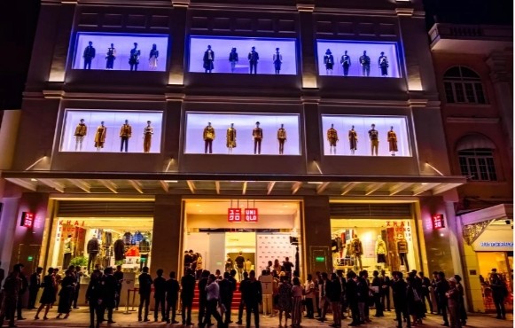 Vì sao các thương hiệu thời trang xa xỉ cập bến Việt Nam?