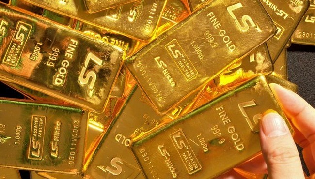 Giá vàng hôm nay: Vàng SJC tăng thêm 800.000 đ/lượng phiên cuối tuần