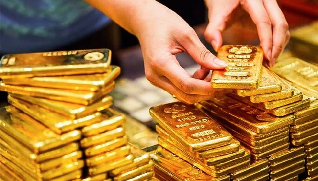 Giá vàng hôm nay: Vàng thế giới và trong nước đồng loạt giảm mạnh
