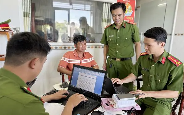 Hàng loạt cán bộ ở An Giang bị bắt vì liên quan vụ án tham ô tài sản