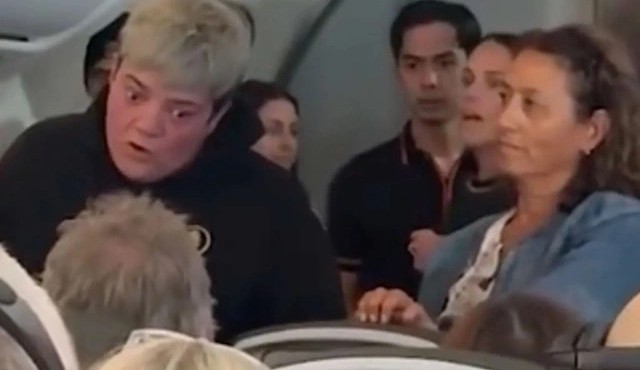 Video khách quậy kinh hoàng trên máy bay buộc cơ trưởng phải hạ cách khẩn 