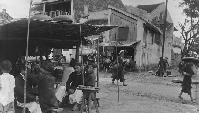 Chùm ảnh cực chất về hàng quán vỉa hè Hà Nội năm 1896