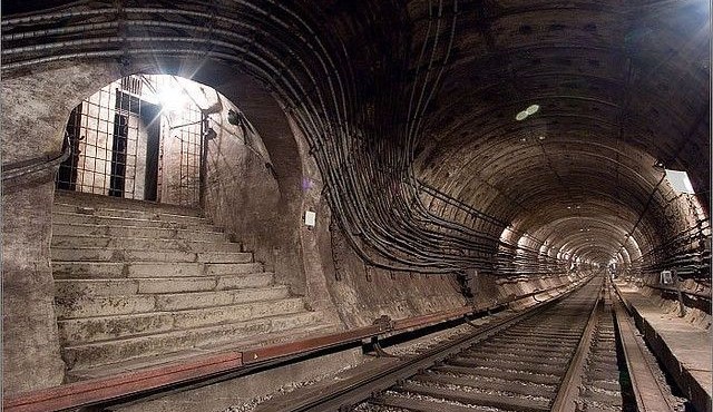 Kỳ bí tuyến đường tàu điện ngầm của Moscow