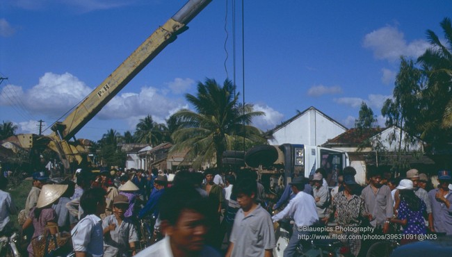 Loạt ảnh ghi lại hành trình từ Nha Trang đi Huế năm 1993 của khách Tây