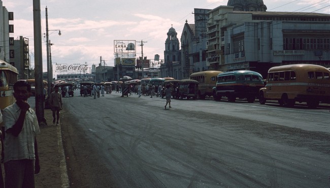 Cuộc sống nhộn nhịp ở Thủ đô của Philippines năm 1954 