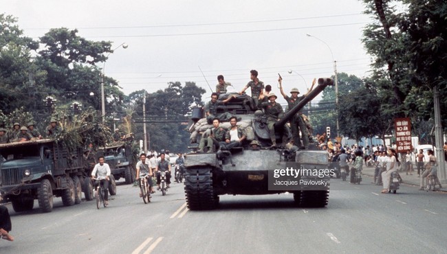 Bầu không khí háo hức của Sài Gòn ngày 30/4/1975 qua ảnh độc 