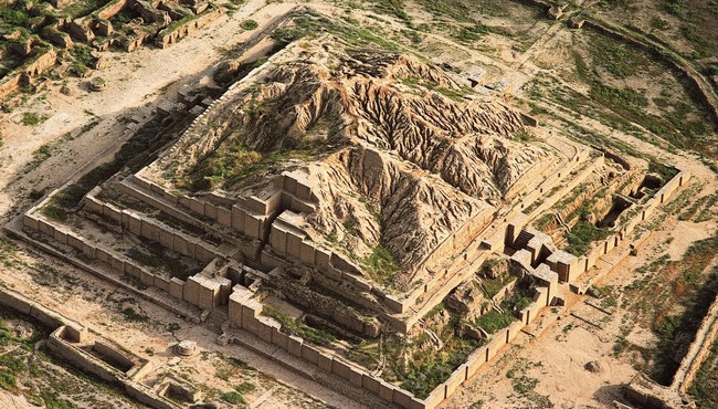 Tận mục kim tự tháp 3.000 tuổi kỳ dị của đất nước Iran