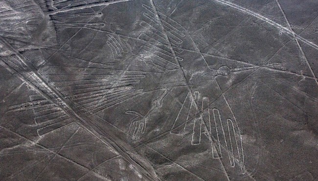 Nhà khoa học giải thích gì về hình vẽ khổng lồ ở cao nguyên Nazca? 