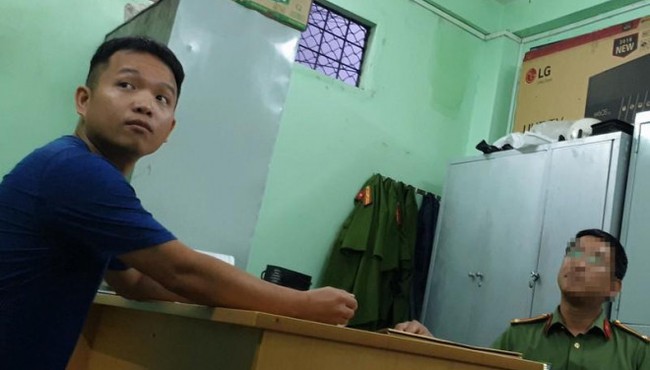 Bắt thiếu uý công an hù dọa, cưỡng đoạt tài sản nam sinh viên ở Sài Gòn