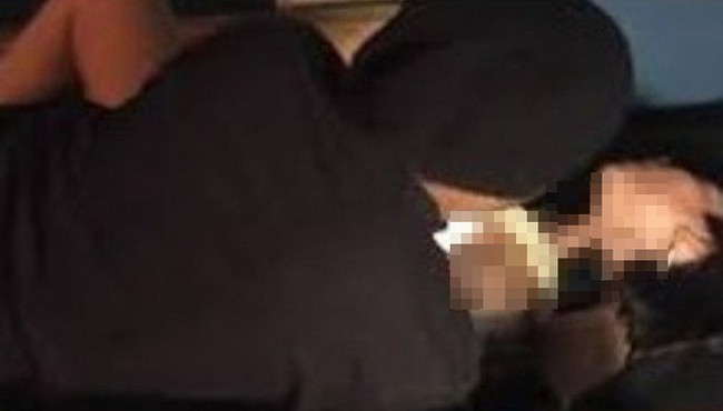 Chủ nhà nghỉ phát hiện 2 thanh niên đang quan hệ tình dục với bé gái 15 tuổi