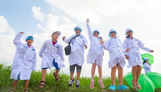 Học sinh hào hứng tự “khám phá” hành trình sữa học đường Vinamilk