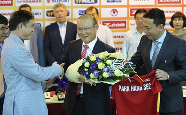 HLV Park Hang Seo sẽ gánh chỉ tiêu thế nào khi chốt hợp đồng với VFF?