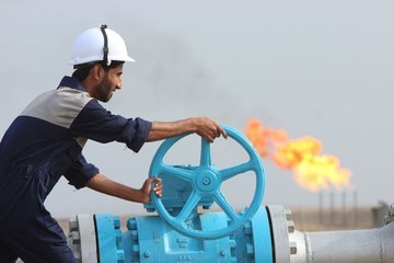 Giá dầu tăng, chốt năm 2020 ‘bốc hơi’ hơn 20%